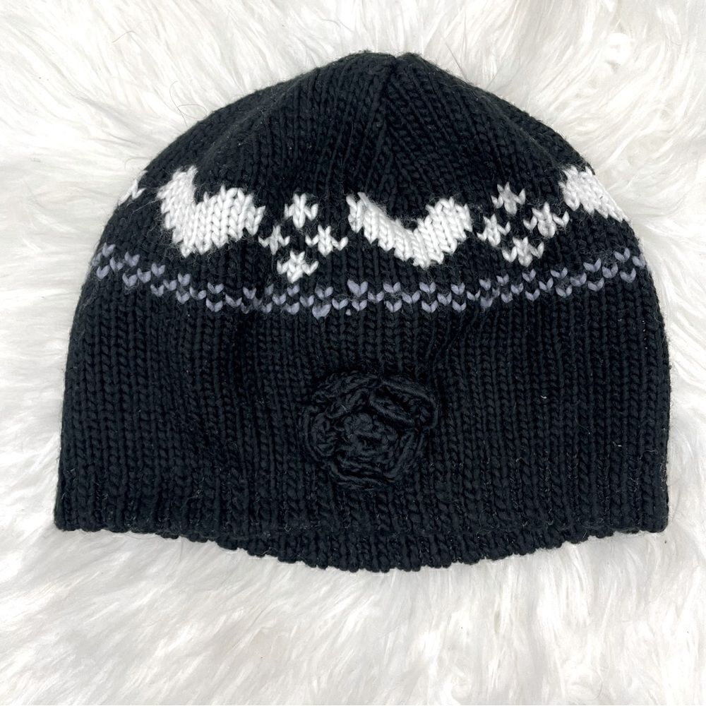 Black beanie with heart and flower details